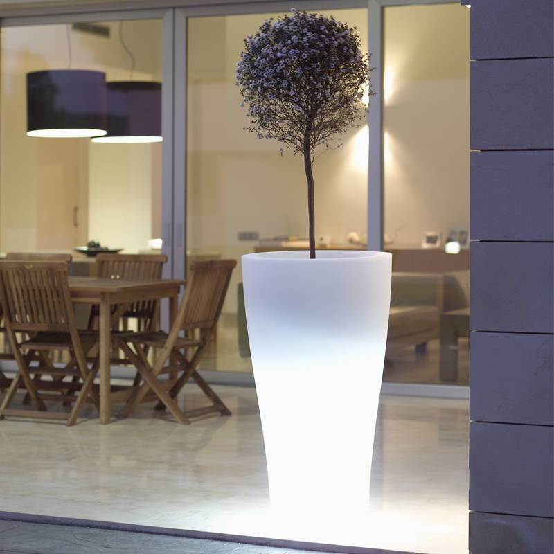 MACETAS/ lightup-planters-vondom_4_.jpg